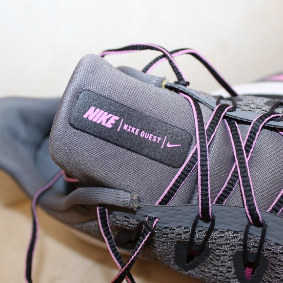 Nike Quest running shoes (women’s 9.5) - Picture 8 of 9